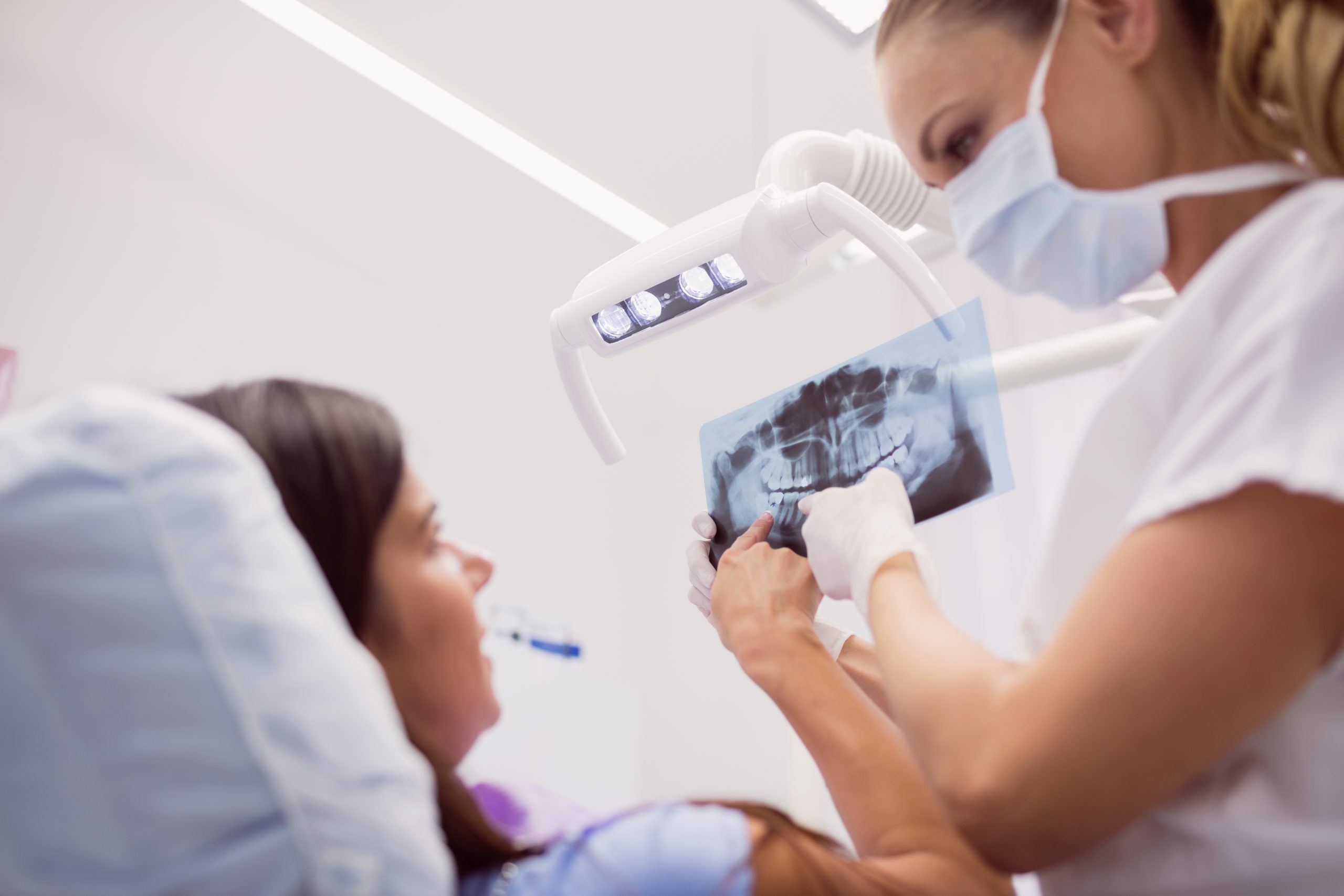 Será que a sua clínica está apta a pagar menos impostos? Saiba como fazer a equiparação hospitalar para clínica odontológica.